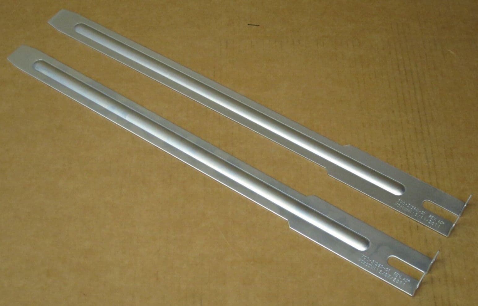 Cisco Nexus 2000 series FoxConn 700-31260-01 Switch Bracket 19