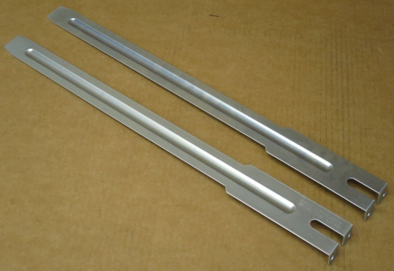 Cisco Nexus 2000 series FoxConn 700-31260-01 Switch Bracket 19