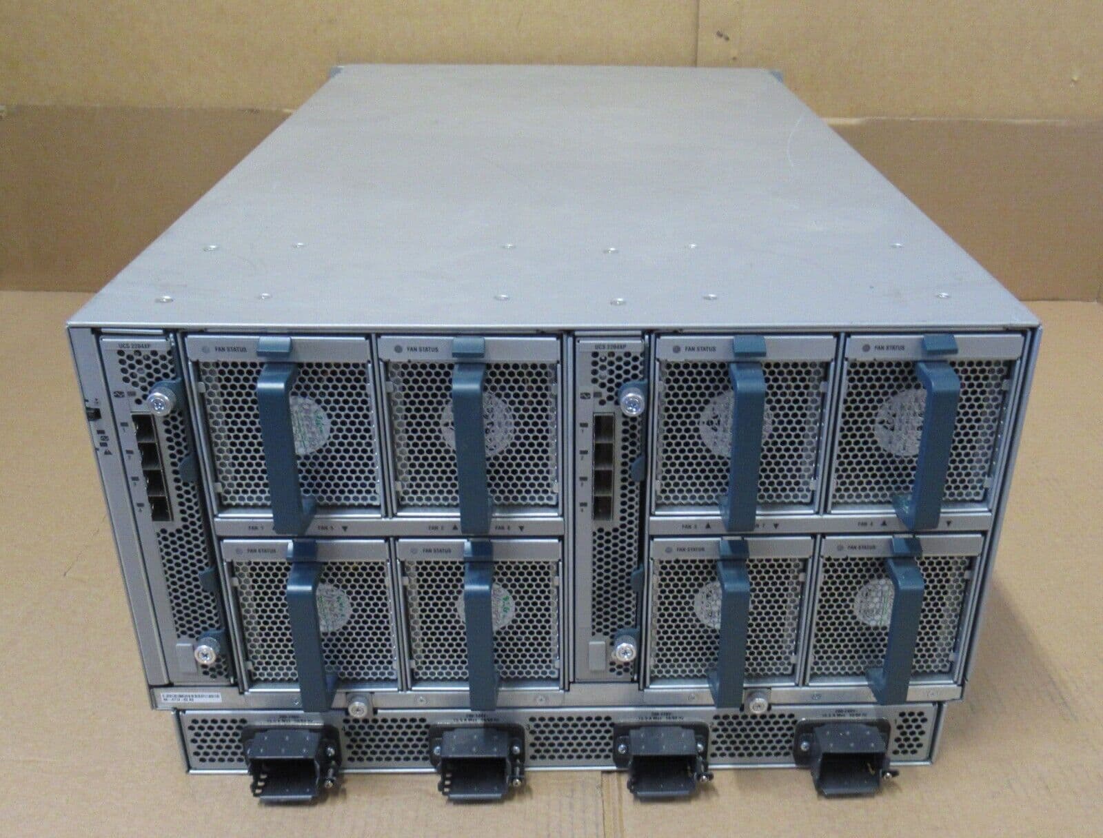 Cisco UCS 5108 Blade Server Chassis 4xPSU 2x Fabric Extender UCS-IOM-2204XP
