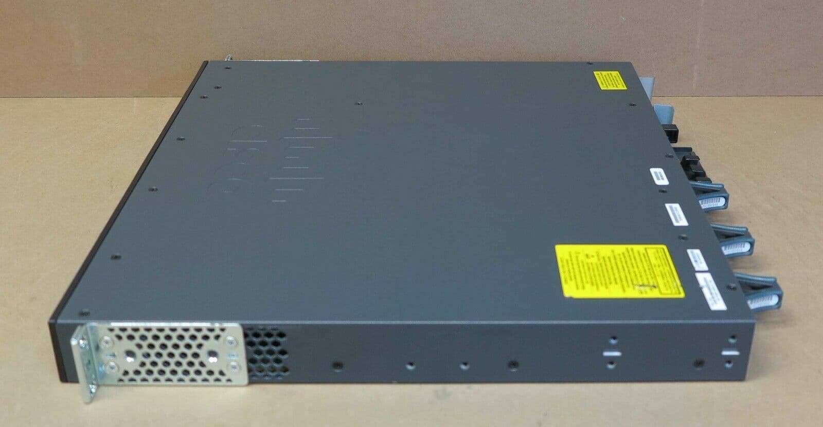 Cisco Catalyst 3650-48PS-S Switch – 48 Ports Mit PoE, 4x 1G Uplinks, IP Base