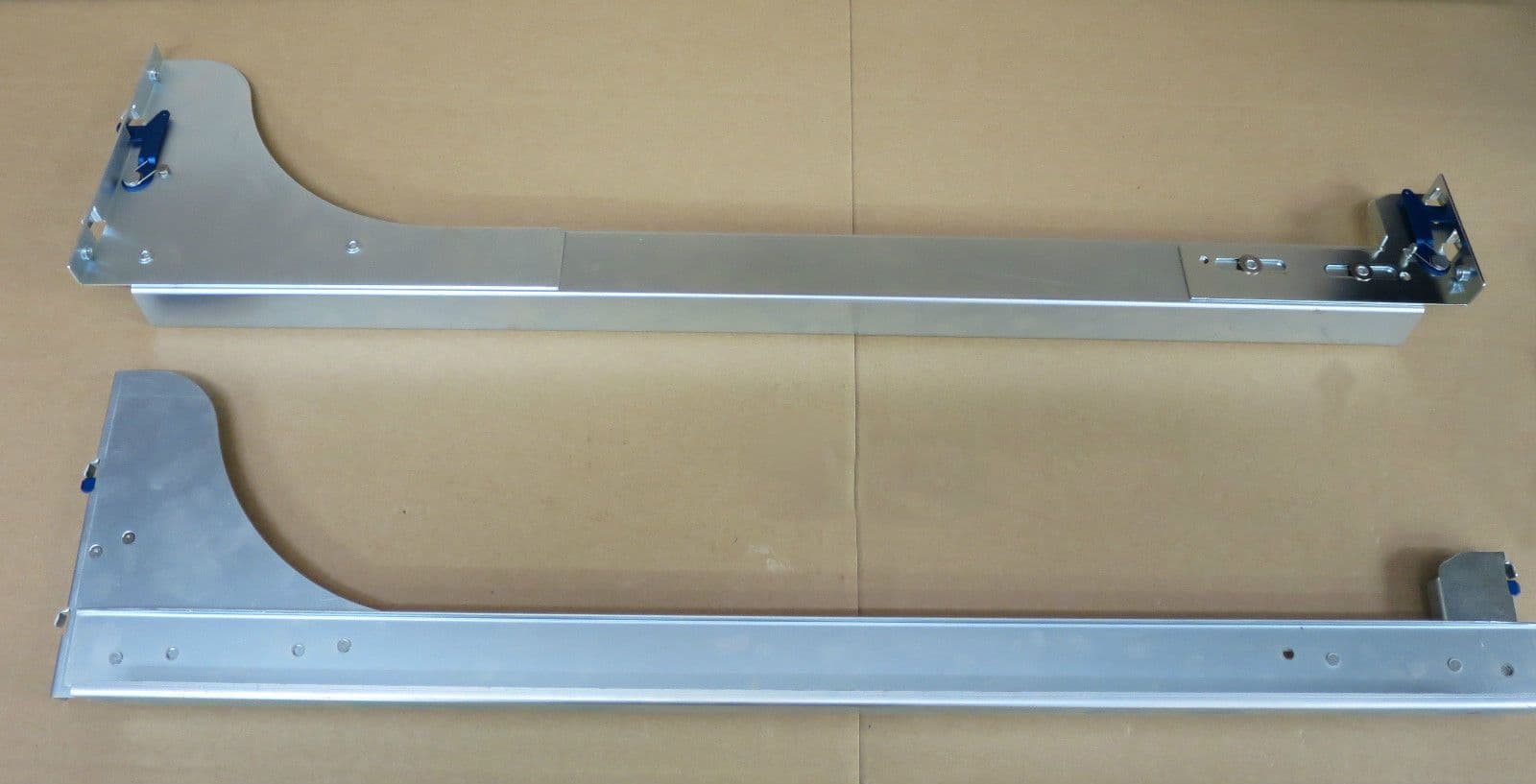 Dell 3U Rapid Rackmount Rail Kit for Powervault PV200s PV210s PV221s PV220s
