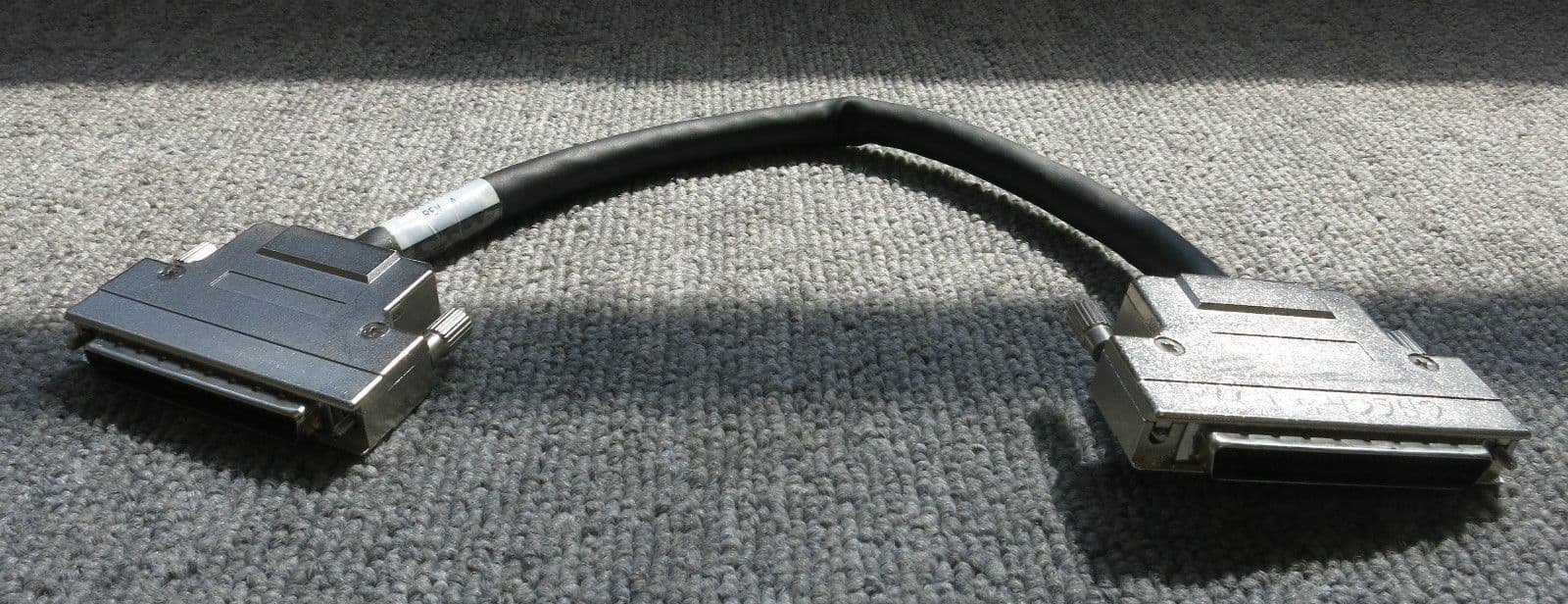 Dell C1725 30117101 ADIC 68 Pin Male To MAle 1 Foor External SCSI Data Cable