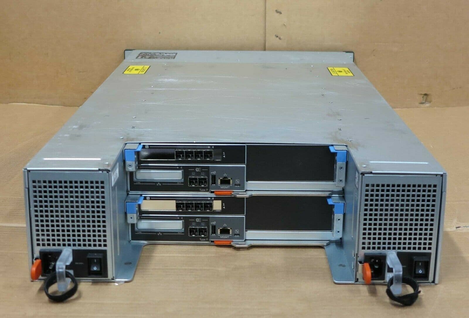 Dell EMC Storage SCv3020 2x Controller 12Gbps SAS 9x 3 84TB SAS 12GB 2