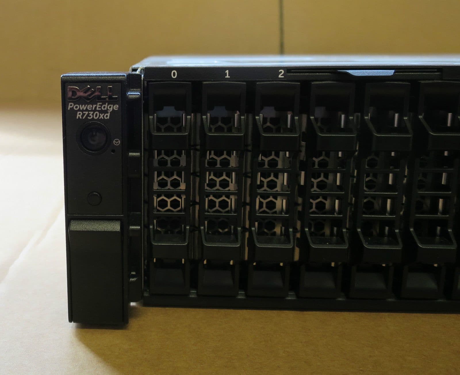 Dell PowerEdge R730xd 2 E5-2620v3 96G 26x 2 5