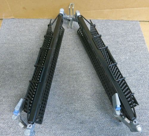 Dell PowerEdge Server Rack 2650 2850 2950 2U Cable Management Arm 4Y826 WC413
