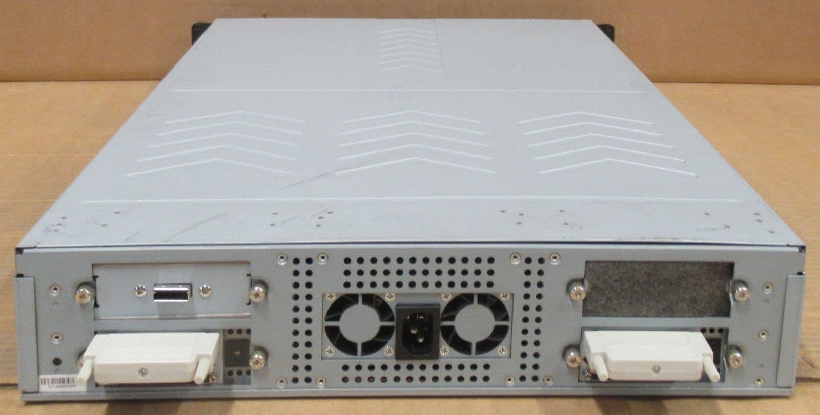 Dell PowerVault 114T 2U Tape Drive Enclosure WITH 1 x LTO3 LTO4 Tape