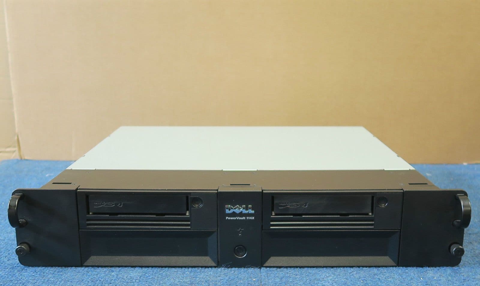 Dell Powervault 114X 2 x Ultrium LTO 4 RN757 4VNVF - SAS Rackmount 2u Array