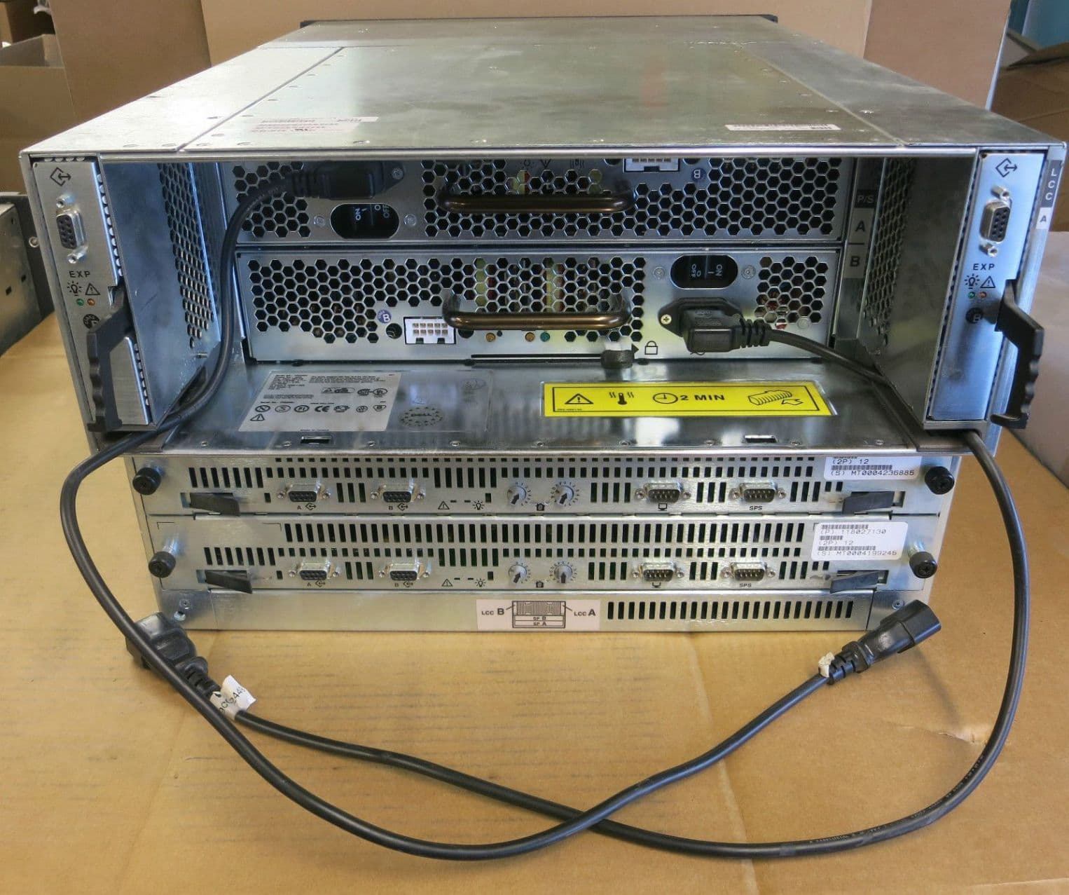 Dell PowerVault 650F 6 5U Fibre Channel Disk Array Enclosure 8x 36Gb HDD