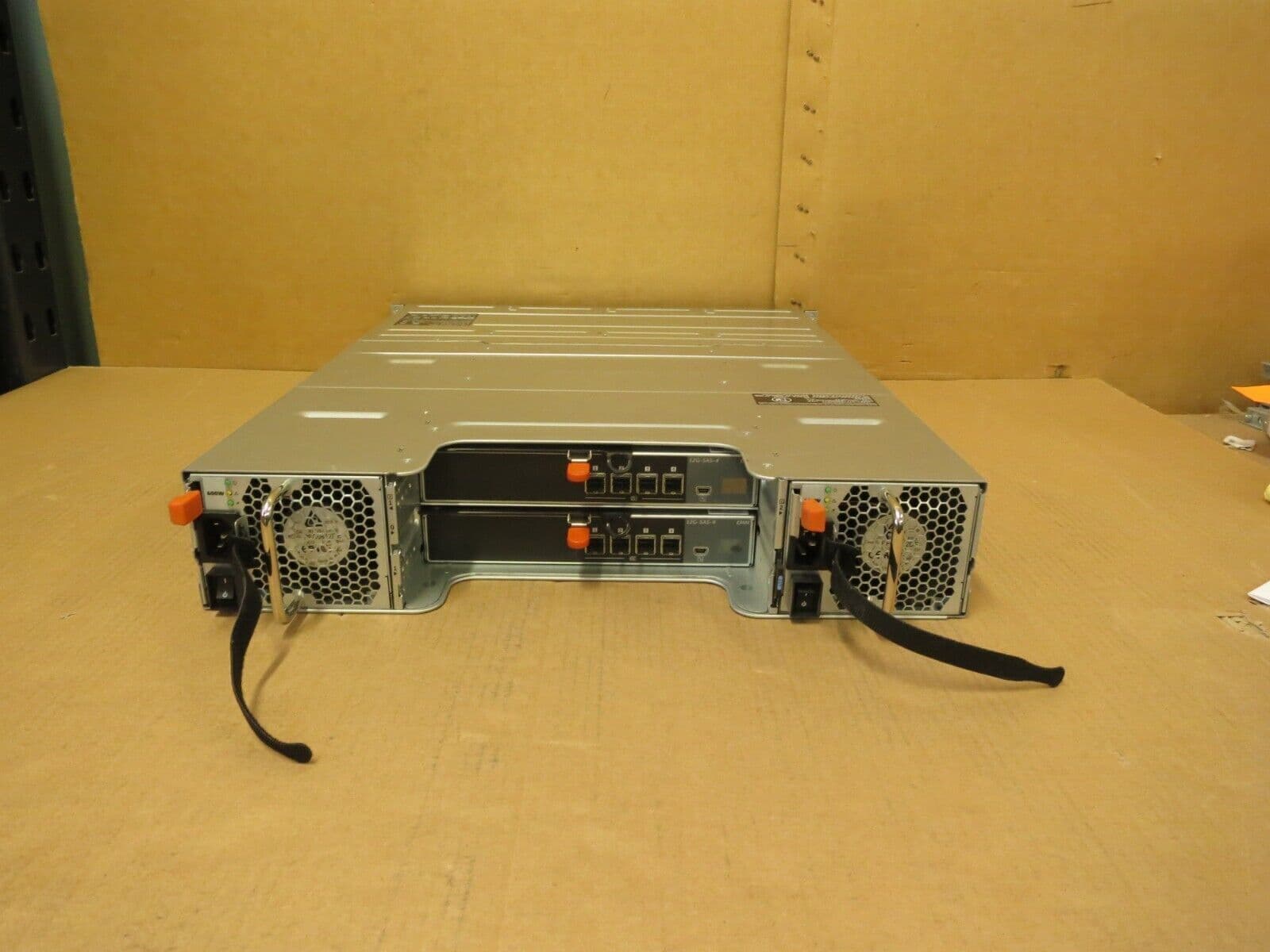 Dell PowerVault MD1400 Storage Array 12Bay SAS 3 5" HDD/SSD 2x 12GSAS