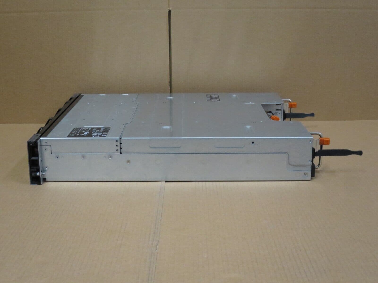 【ハード王】DELLサーバーPower Vault MD3220i//HDD無//通電のみ確認/N313-D3