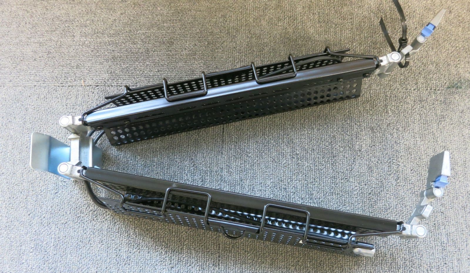 Dell TC993 4Y826 Cable Management Tray Arm RackMount PowerEdge 2650/