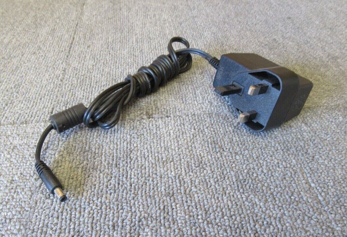 DVE DSA15P05 050125 UK Plug AC Switching Power Adapter 12 5W 5V 2 5A