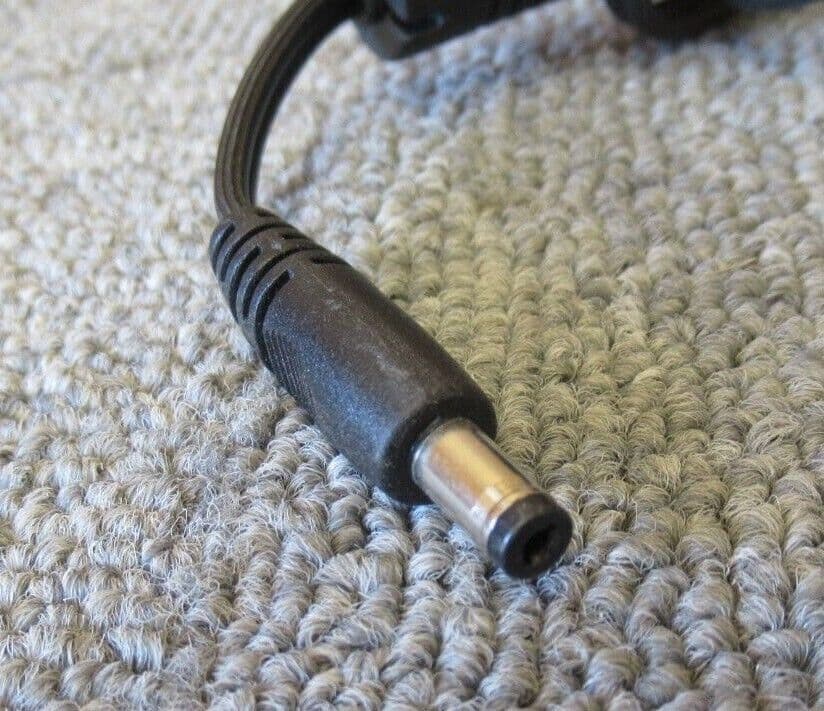 DVE DSA15P05 050125 UK Plug AC Switching Power Adapter 12 5W 5V 2 5A