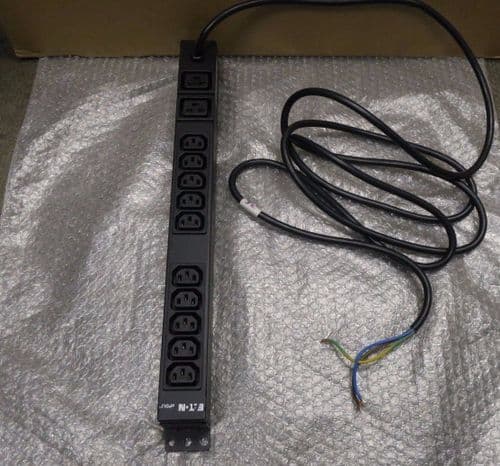 Eaton basic power distribution unit - PDU EPBZ06 - No plug attached