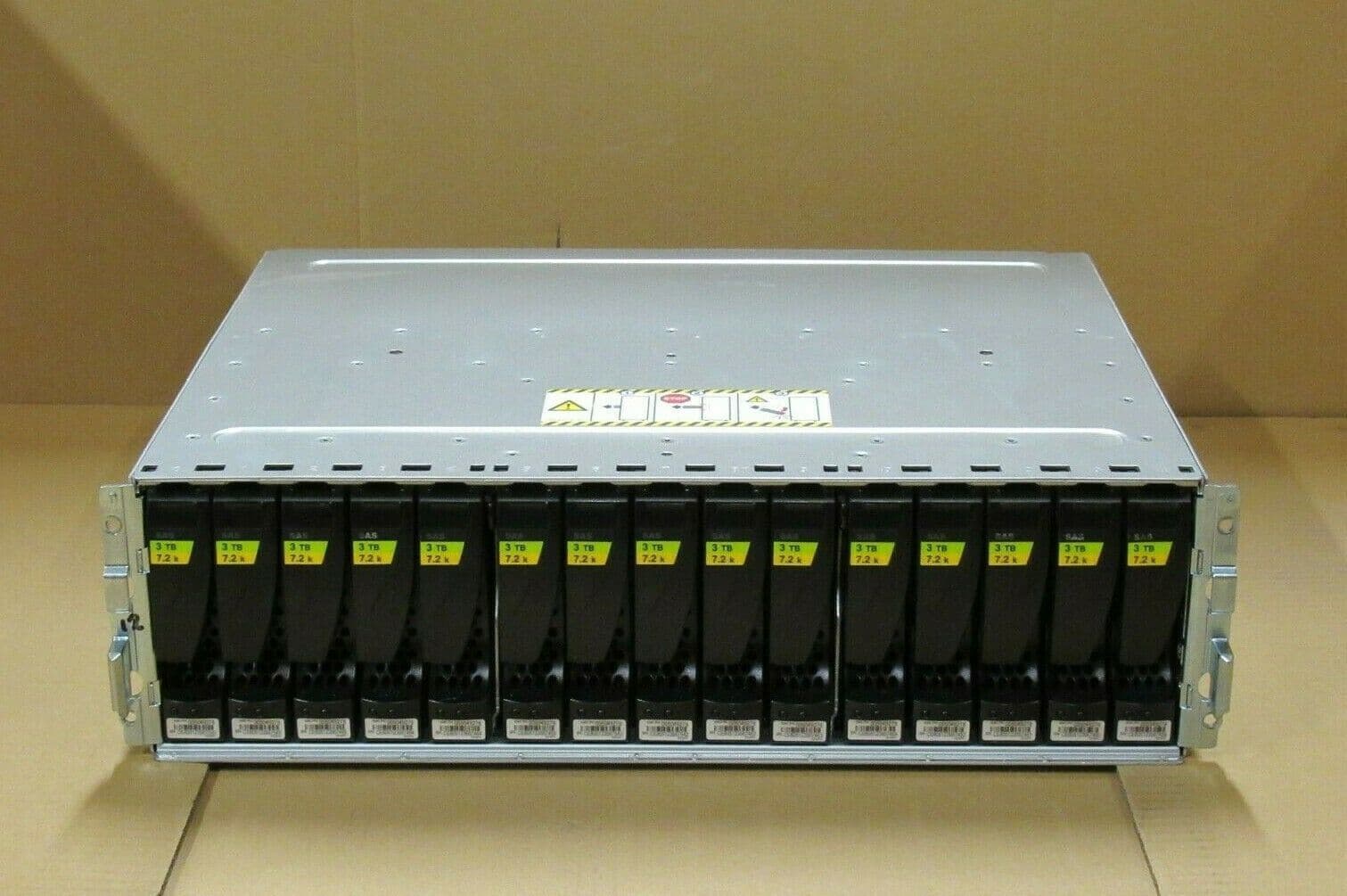 EMC DAE Disk Array Expansion KTNSTL3 15 x 3TB 3 5" HDD 2x SAS