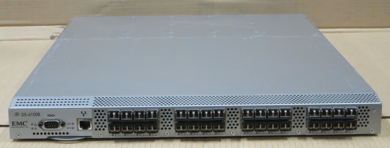 EMC DS-4100B Brocade 4100 32 Active 4GBPs Fibre Channel SAN Switch 100 ...