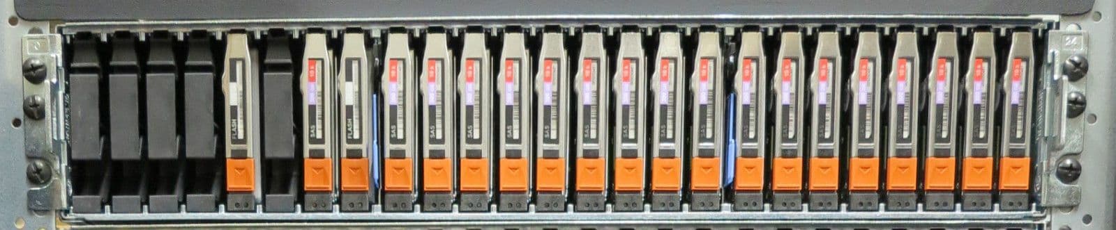 EMC VMAX 25 Bay SAS Disk Shelf 2x 100Gb Flash 18x 300Gb 10k 2x 4Gb ...