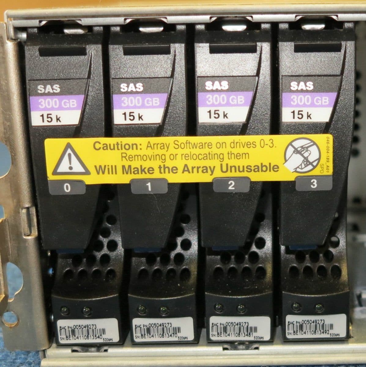 EMC VNX 5100 Storage Array 900567007 6x 300Gb 9x 300Gb 2 Controllers