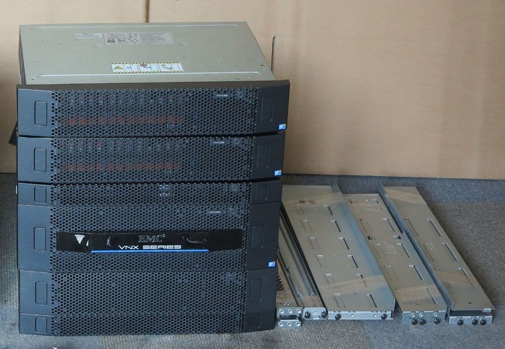 EMC VNX5300 Unified Storage Array 34 2Tb 1x Contollers 1x Data Mover 2x ...