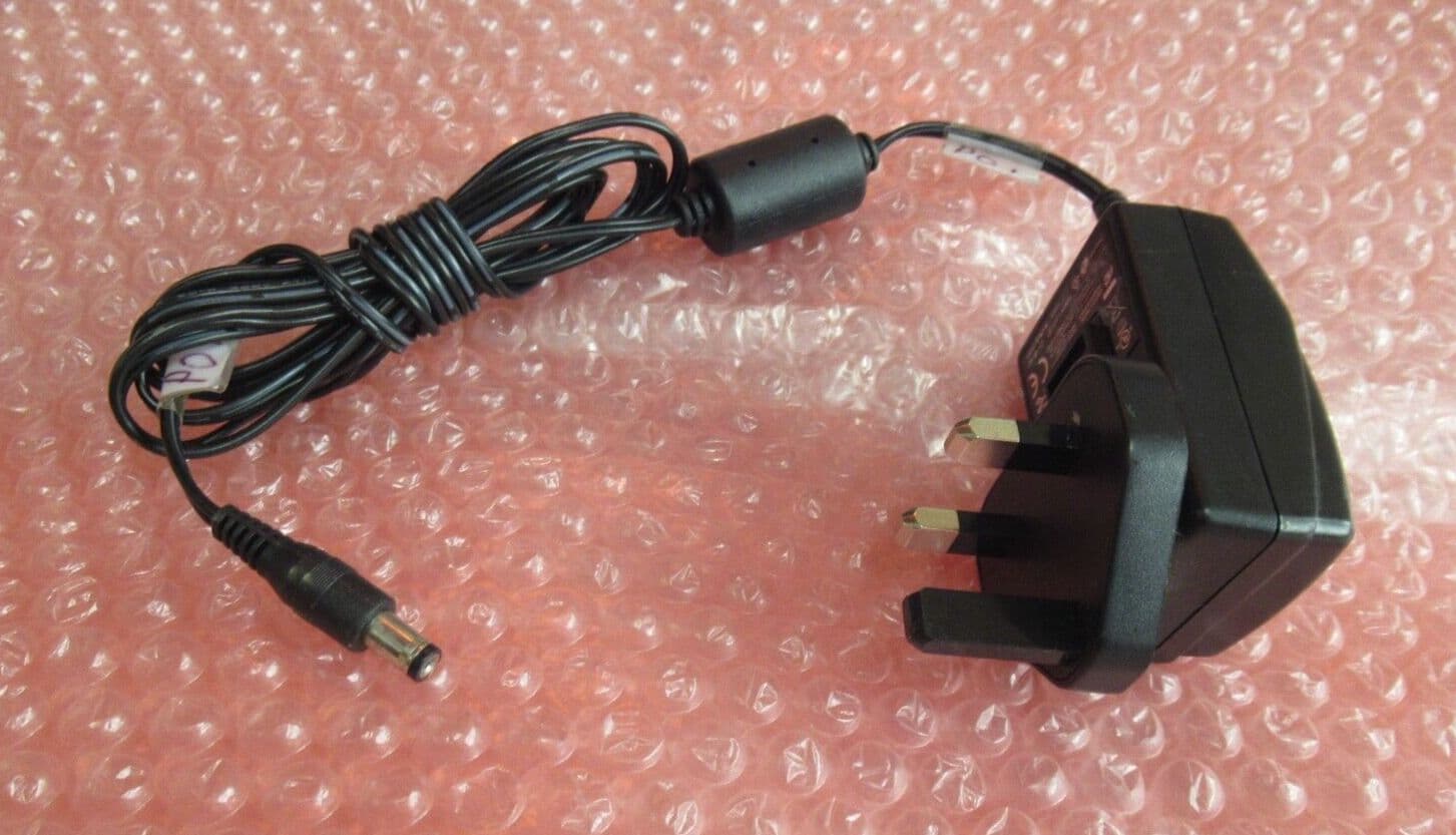 ENG 3A-066WP05 UK 3-Pin Plug Switch-Mode AC Power Adapter 6W 5V 1 2A