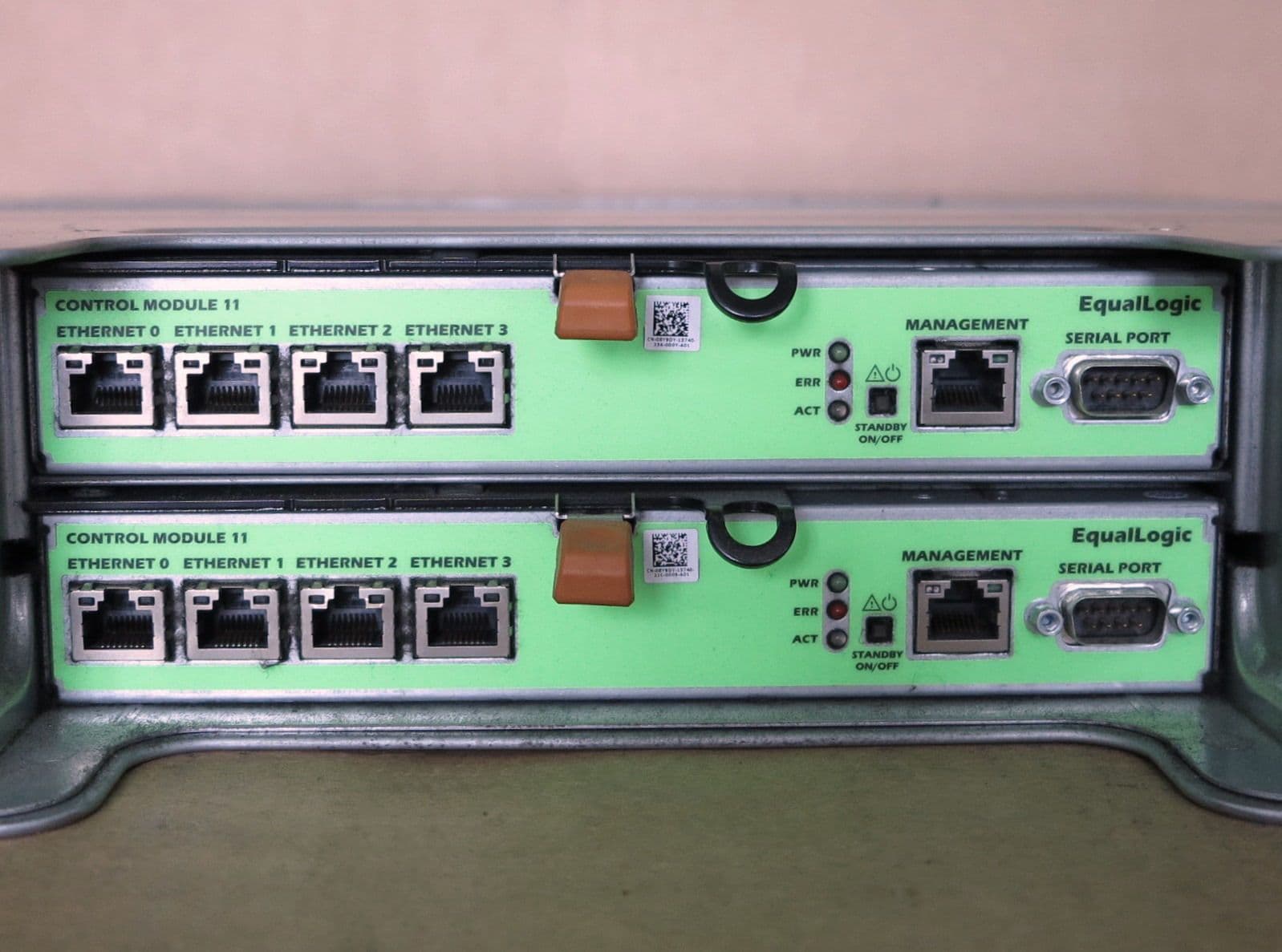 EqualLogic PS6100S Virtualized iSCSI SAN Storage Array 12x 200GB SSD 2 4TB