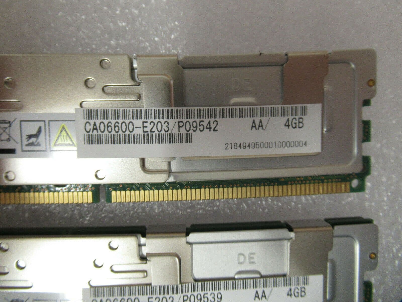 Fujitsu 16GB 4x4GB CA06600E203 CACHE memory for RAID Controllers