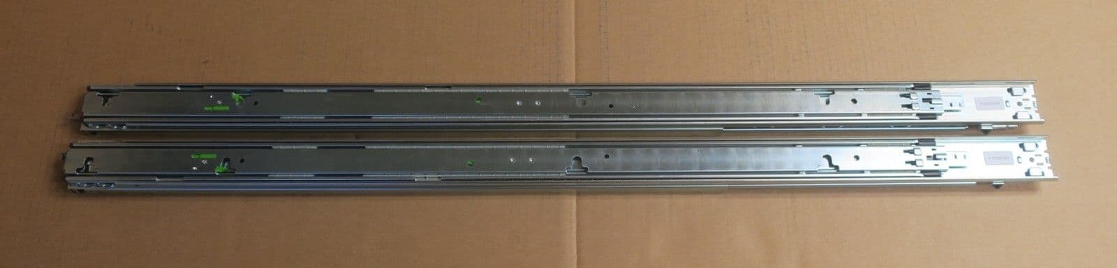 Fujitsu A3C40170096 RMK F1-C S7 LV RX2540 M1 M2 M4 Rack Mount Rail Kit