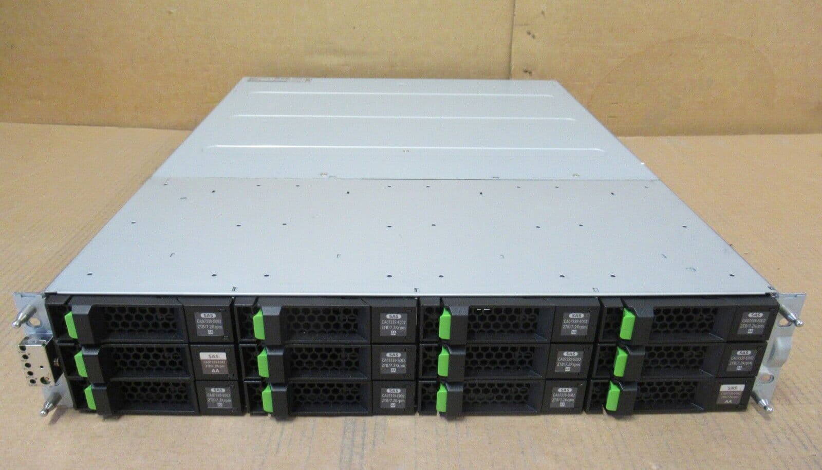Fujitsu ETERNUS CS800 S4 Shelf 2x IOM6 Control 12x 3 5