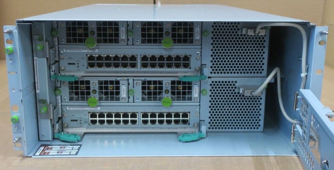 Fujitsu Eternus DX8700 S3 5U Front-End Router ET-FER1-N 2x FE SVC 4x TI ...