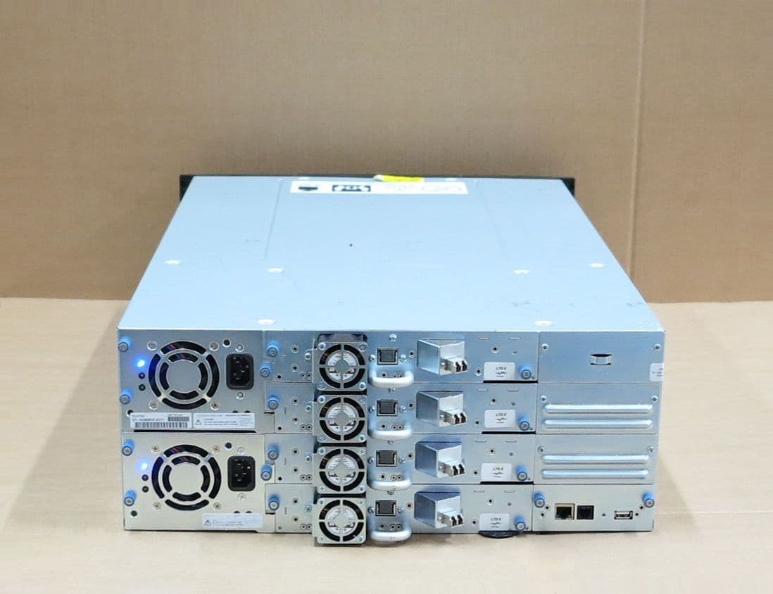 Fujitsu ETERNUS LT60 S2 Tape Library Autoloader FTS LT60S2JNXU 4x LTO5