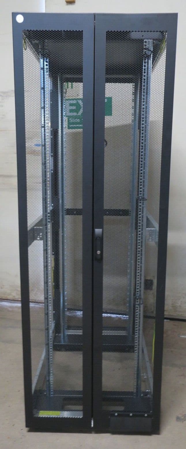 Fujitsu ETERNUS PCR M1 Rack 42U 742S Server Cabinet S26361-K827-V510 ...