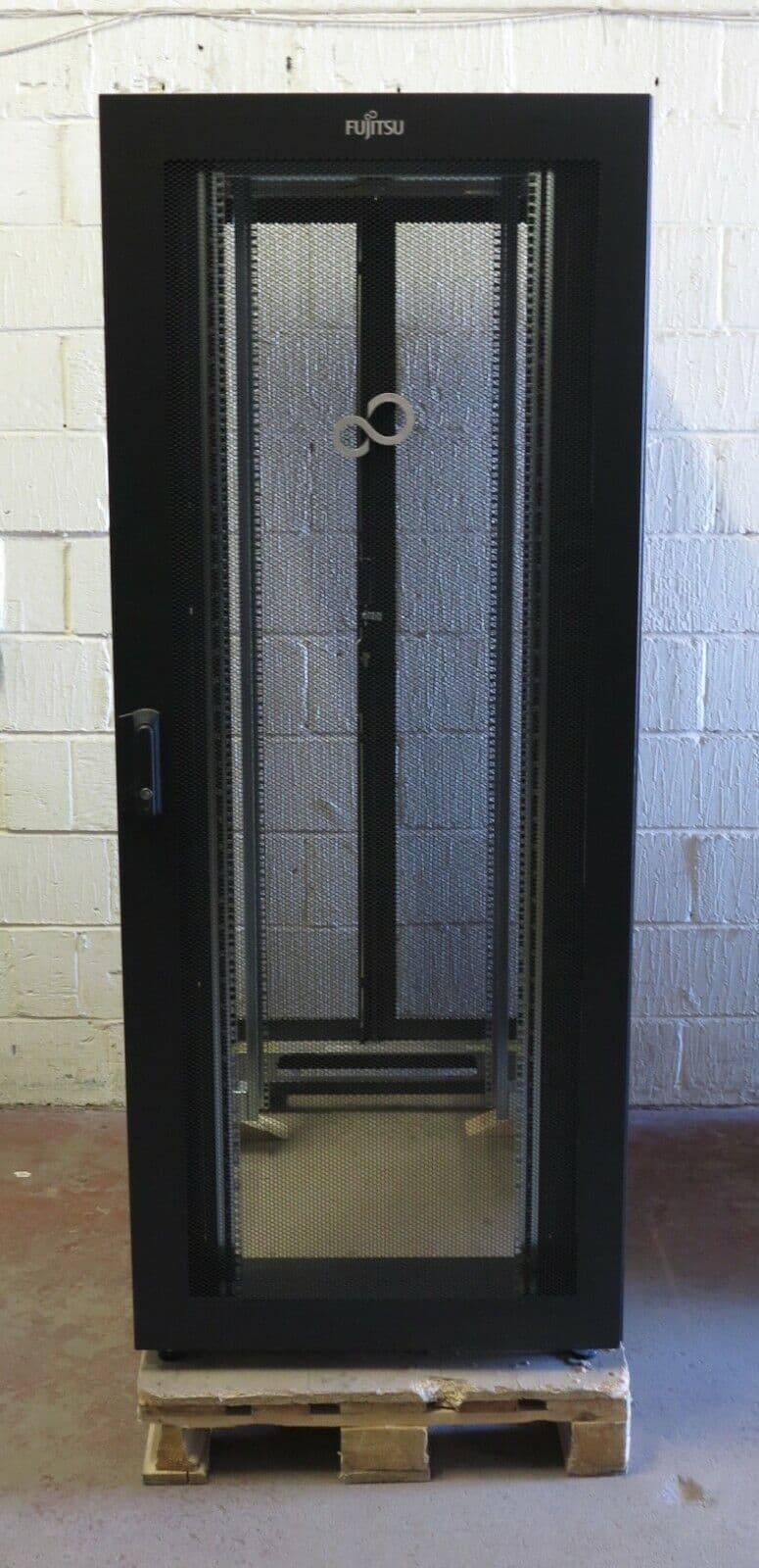 Fujitsu PrimeCentre Rack PCR M2 42U 800 Server Rack Cabinet Enclos ...