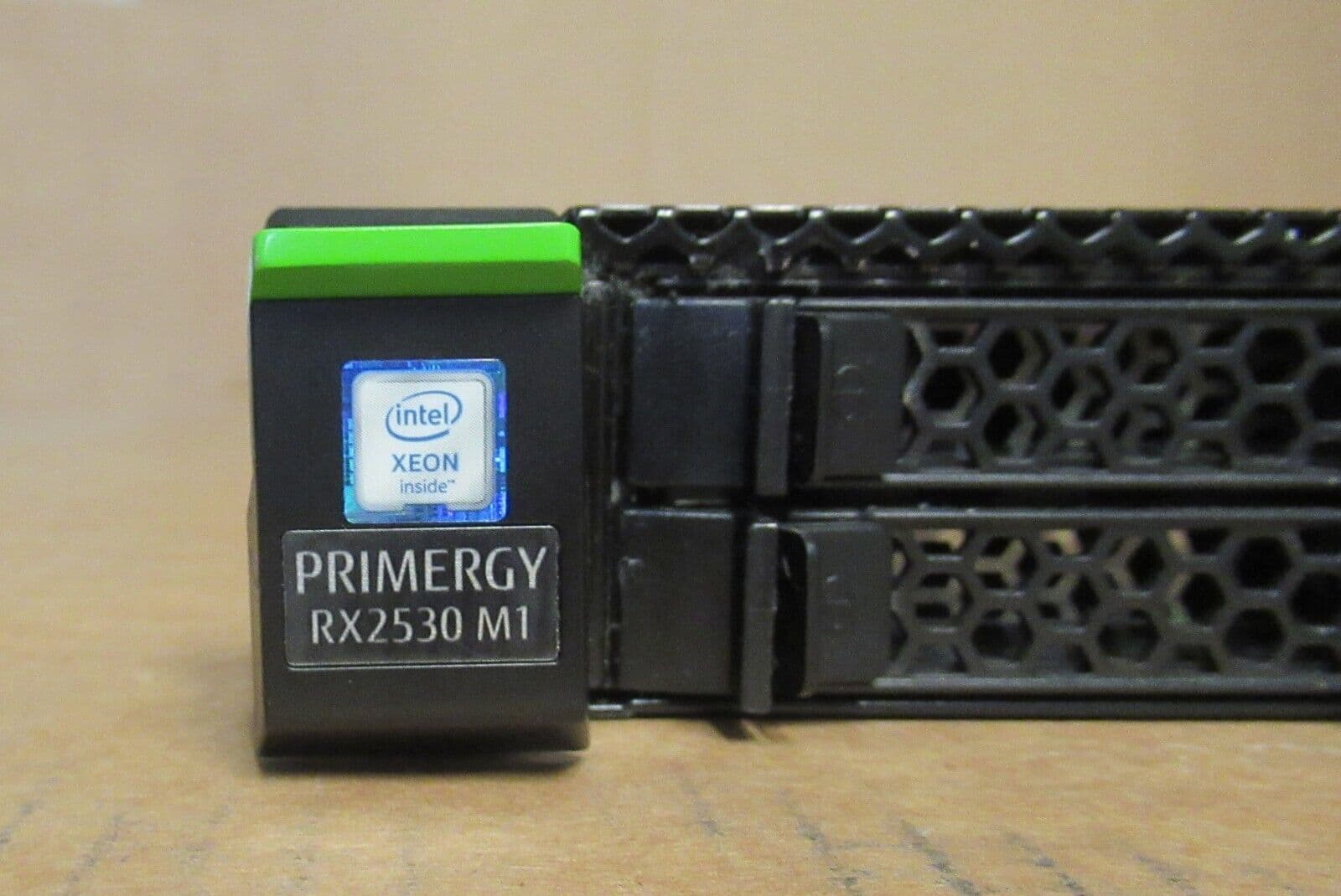 Fujitsu Primergy RX2530 M1 8 Bay Rackmount 1U Server Backplane Chassis ONLY