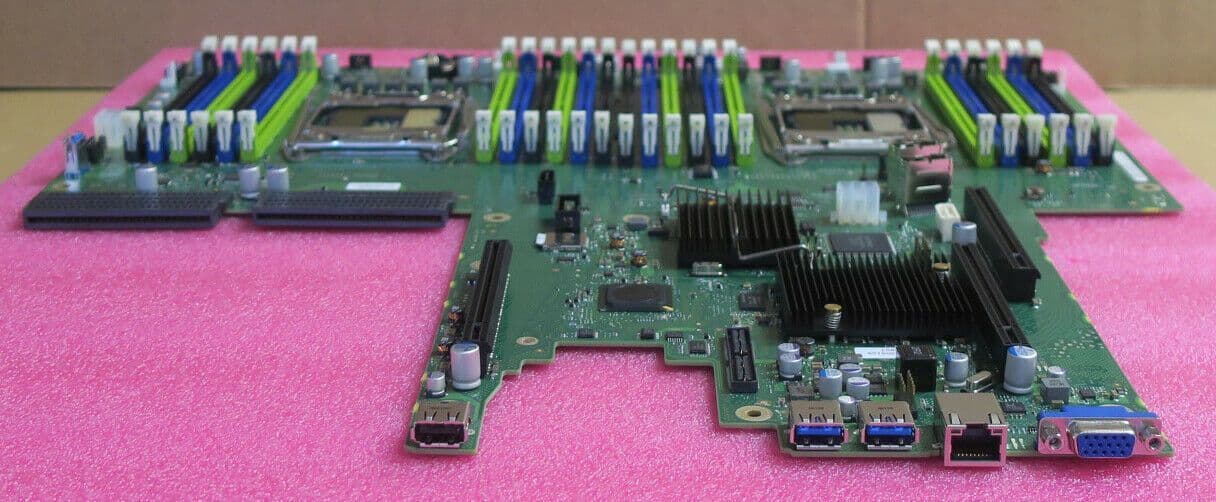 その他 Fujitsu RX2530 M2 FUJITSU Server PRIMERGY RX2530 M2 - Business Systems