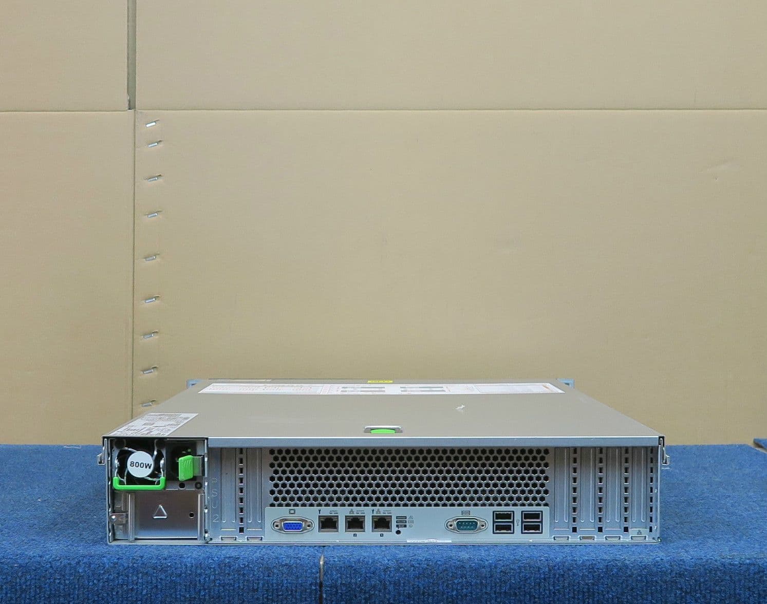 Fujitsu Primergy RX300 S7 Xeon E5-2660 8-Core 256GB Ram 8 x 2 5