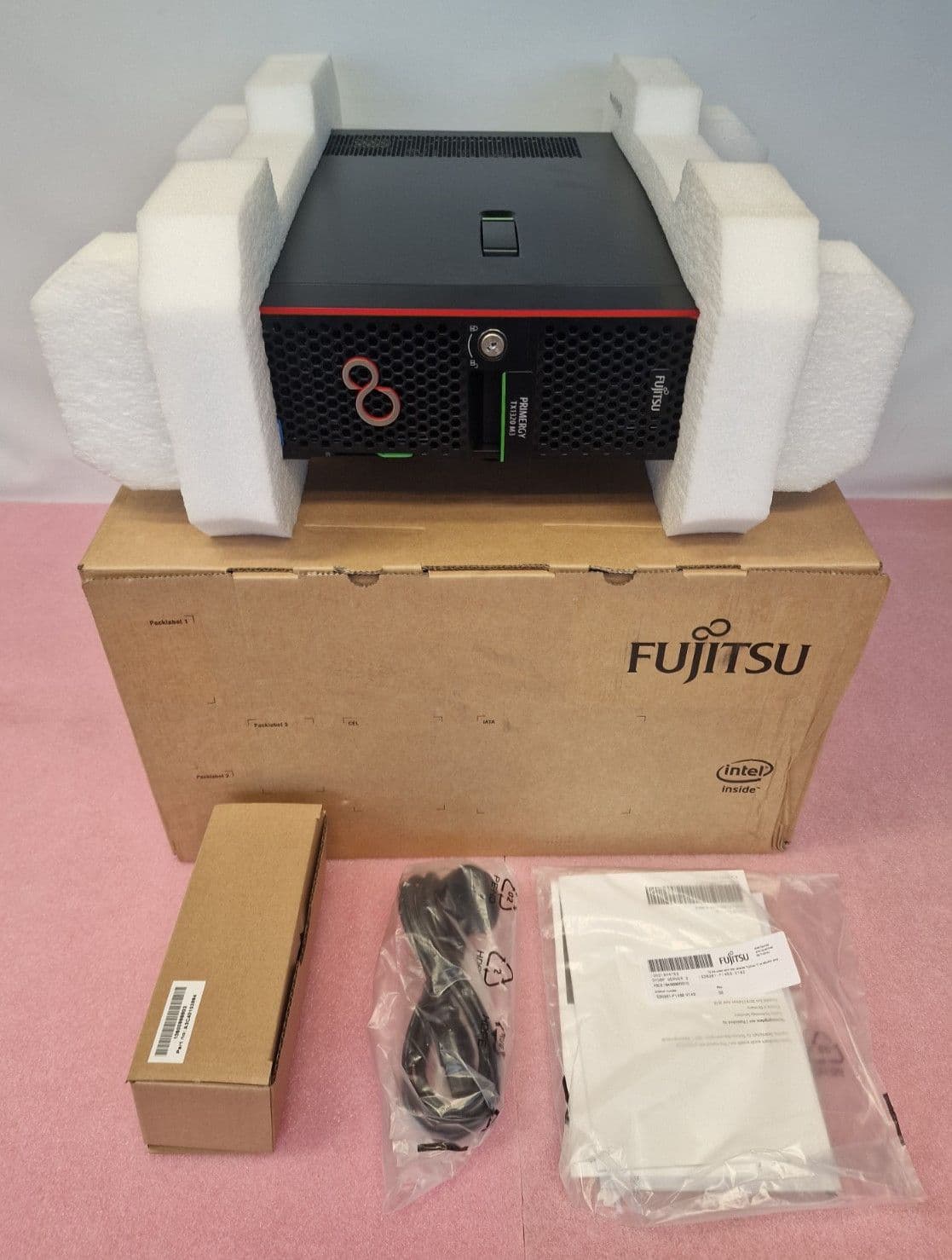Fujitsu Primergy TX1320 M3 i3-7100 3 90GHz 32GB RAM 2 x 600GB SAS
