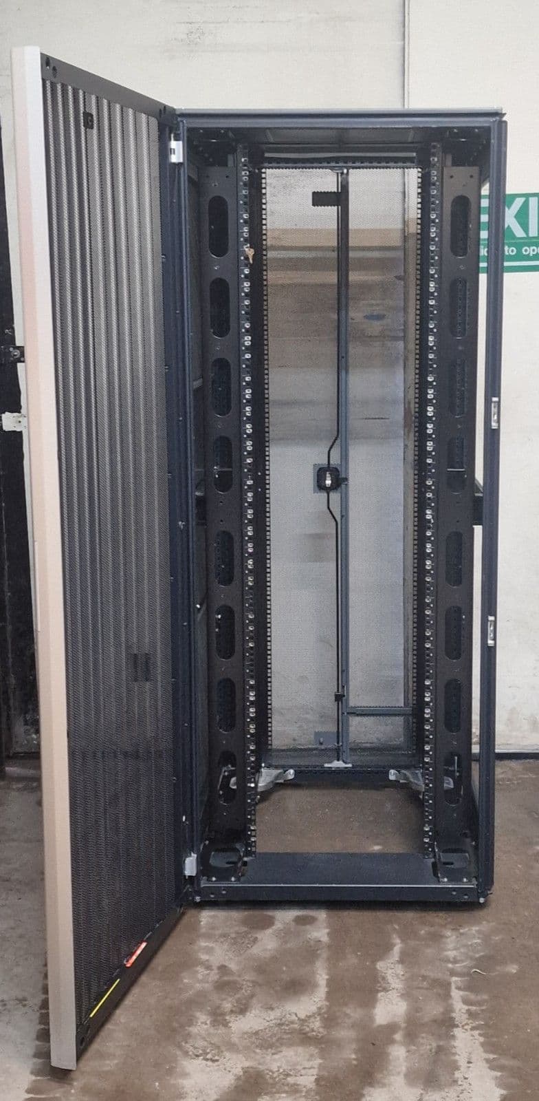 HP 10842 G2 42U Wide Server Rack Cabinet Enclosure 800mm 379596-001 AF041A