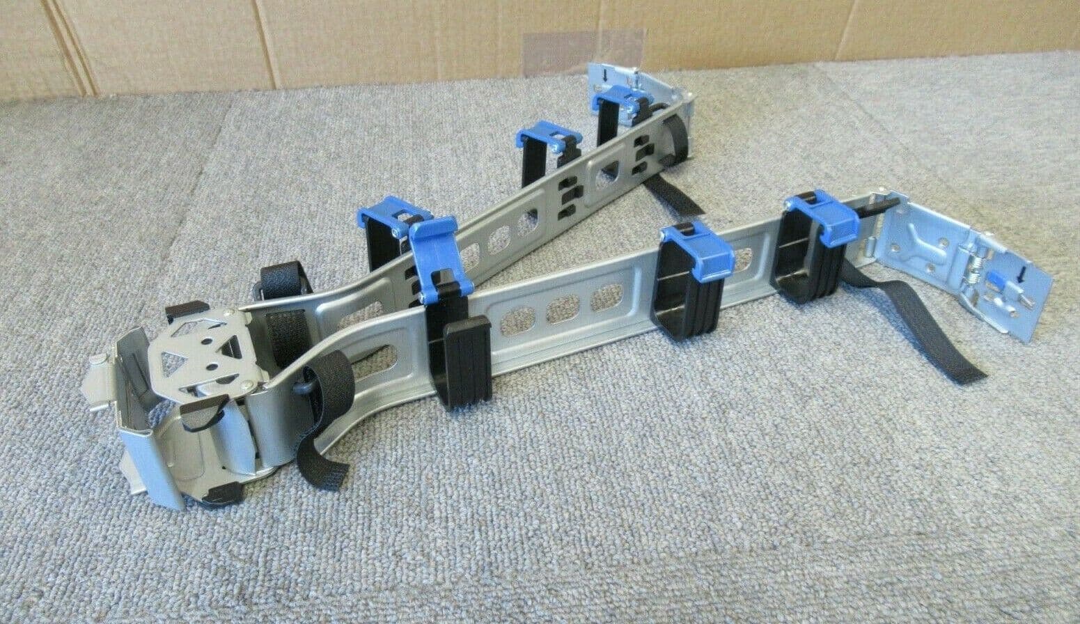 HP 737414001 ProLiant DL380p Gen8 2U Cable Management Arm