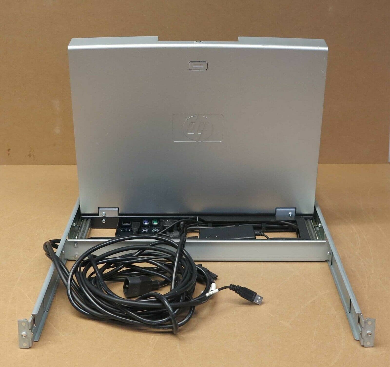 HP AG066A TFT7600 G1 17 3