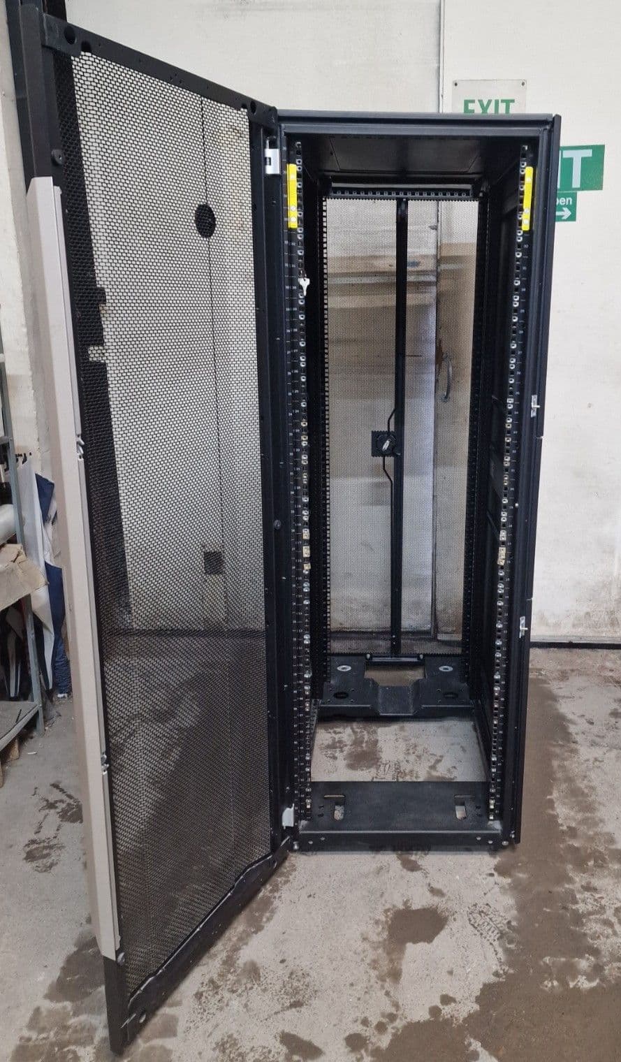 HP BW896A 636 36U 1075MM Intelligent Server Rack 600 x 1075mm 694039-001