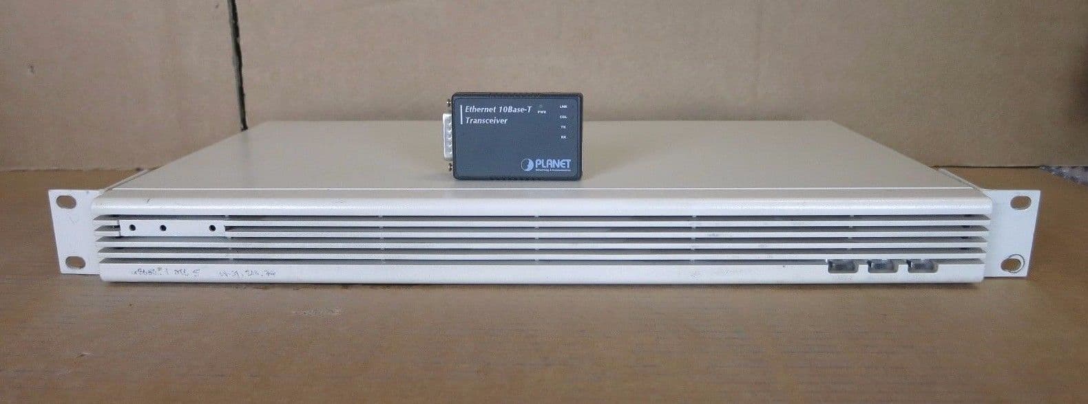 HP DTC 16RX DTC 16 Server J2060A RS232C & ET517 AUI TP