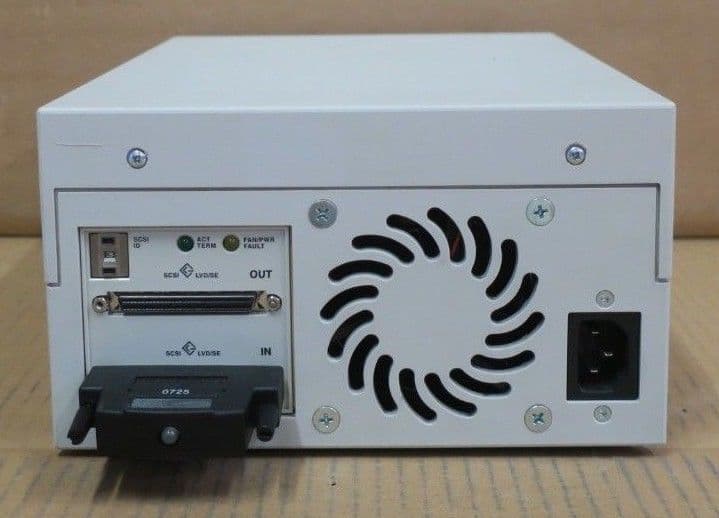 HP HP5F001 5 25" Tape Drive Enclosure LVD C740169202 Ultrium 920 LTO3