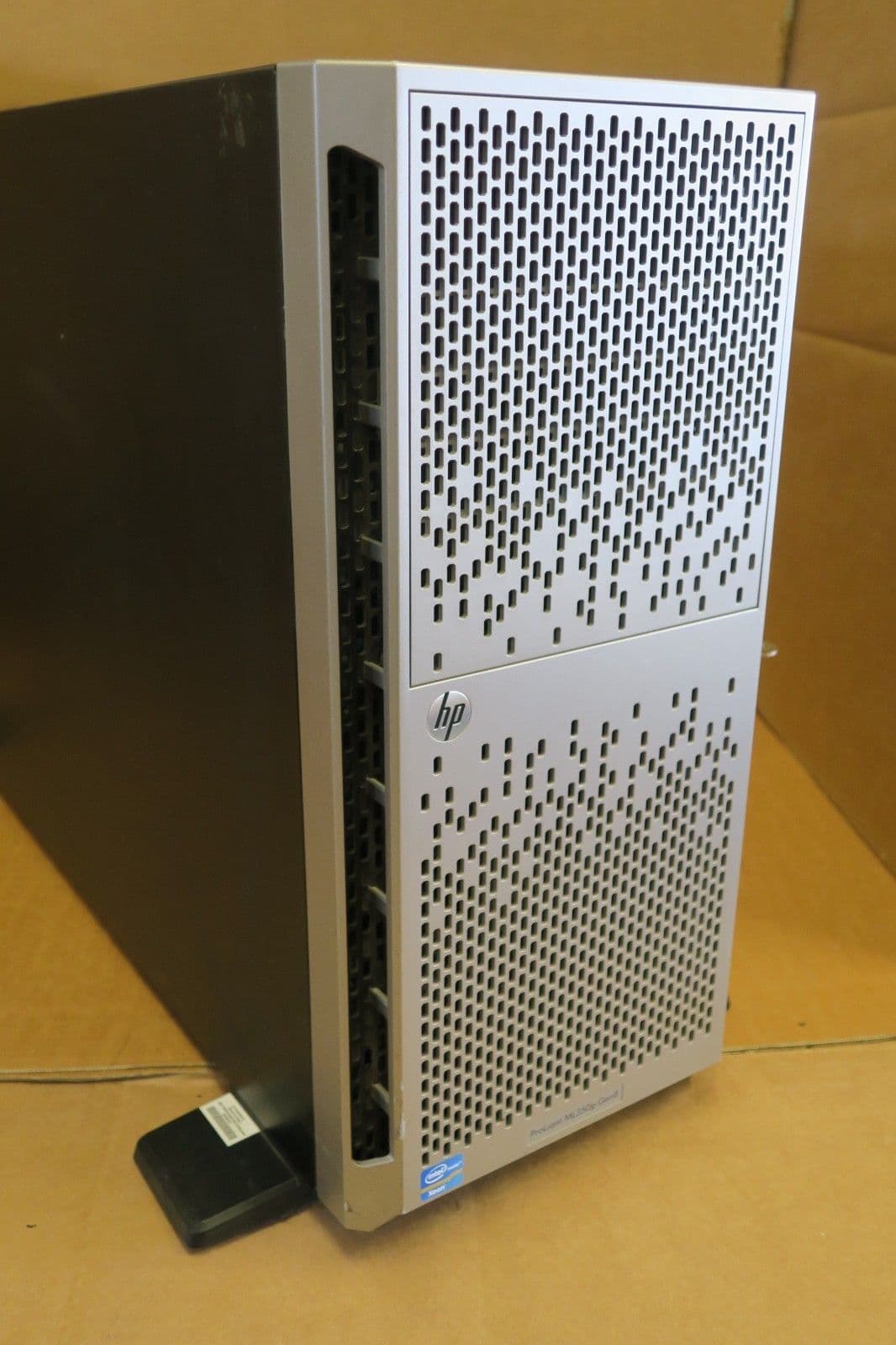Serveur HP Proliant ML350 G9, 2x Xeon 6 Core E5-2620 V3, 128 Go RAM, 8xSFF, Tour