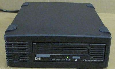 HP StorageWorks Ultrium LTO 2 200/400GB  External Desktop Tape Drive DW017-69202