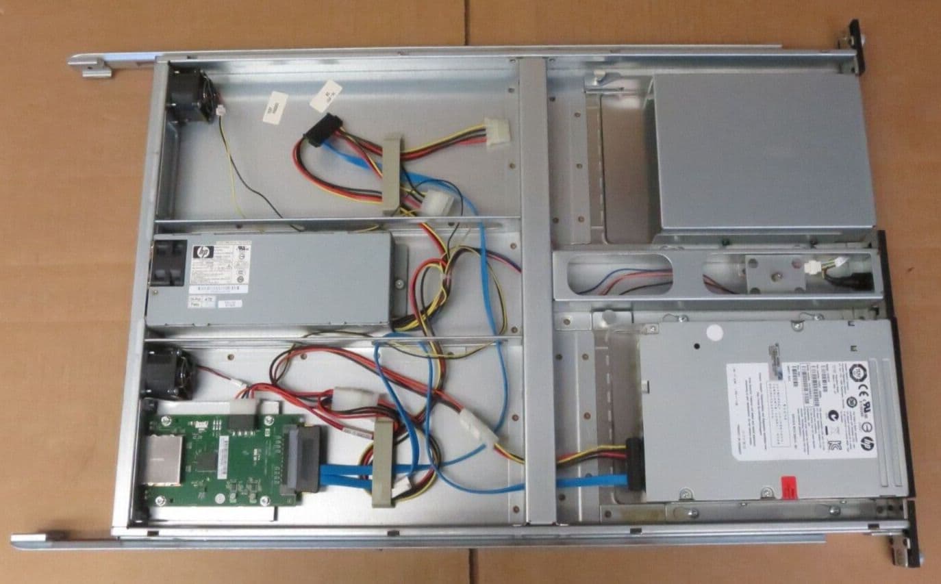 HP StorageWorks Universal Rack Mount Server Chassis LTO-5 3000 Drive EH957B