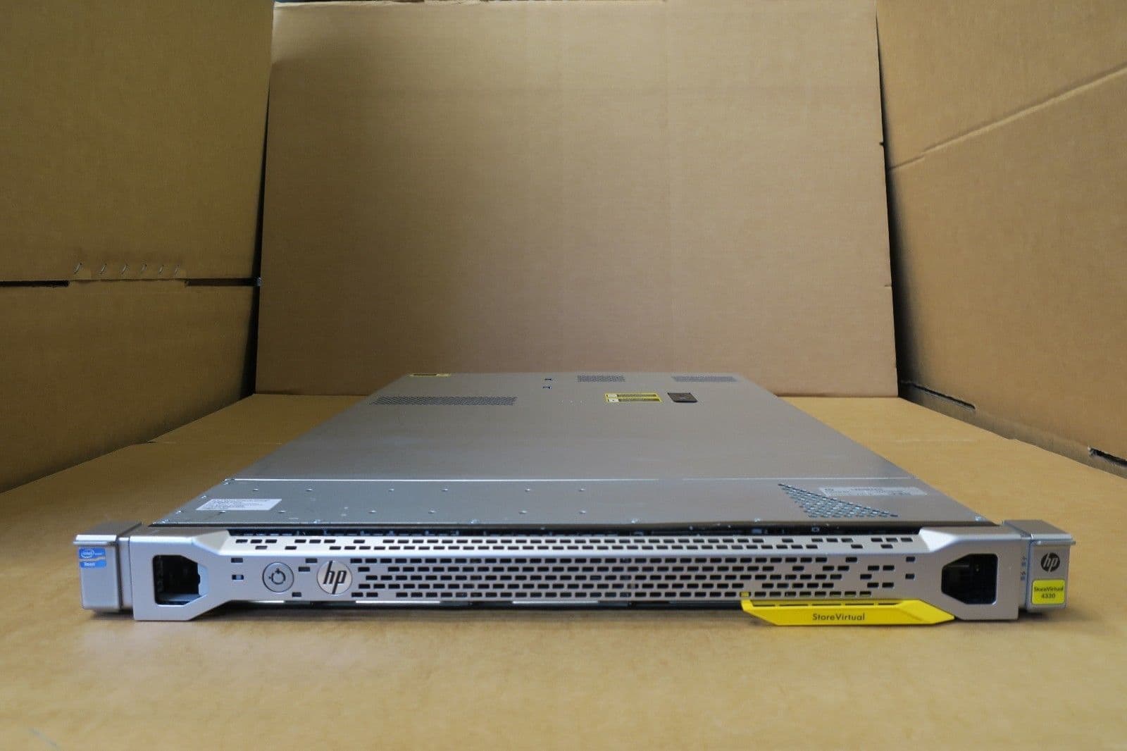 HPE StoreVirtual 4330 HP Virtualized iSCSI Storage Array 8 x 450GB