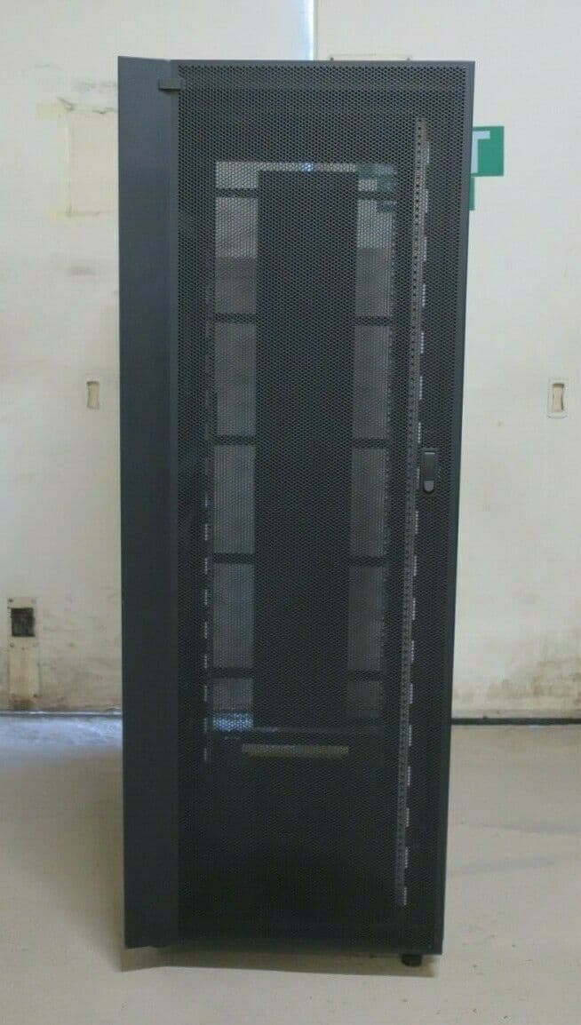IBM 7014-T00 36U Server Network Rack Cabinet Enclosure 1098 x 644mm ...