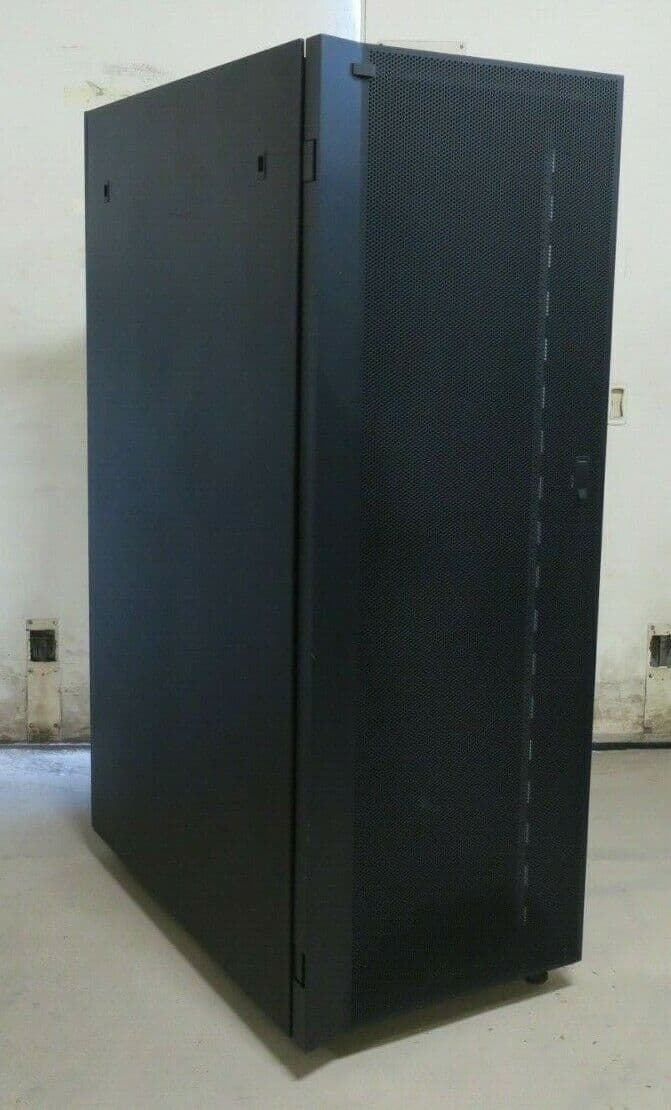 IBM 7014-T00 36U Server Network Rack Cabinet Enclosure 1098 x 644mm ...