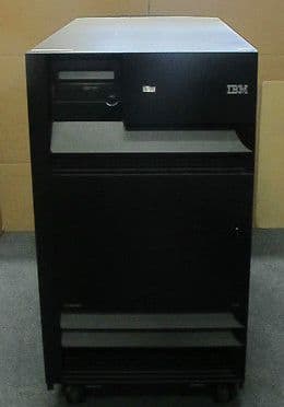 IBM eServer iSeries 9406M - 18GB, 10k x 45 SCSI HDD, 12 Cards - Storage Server