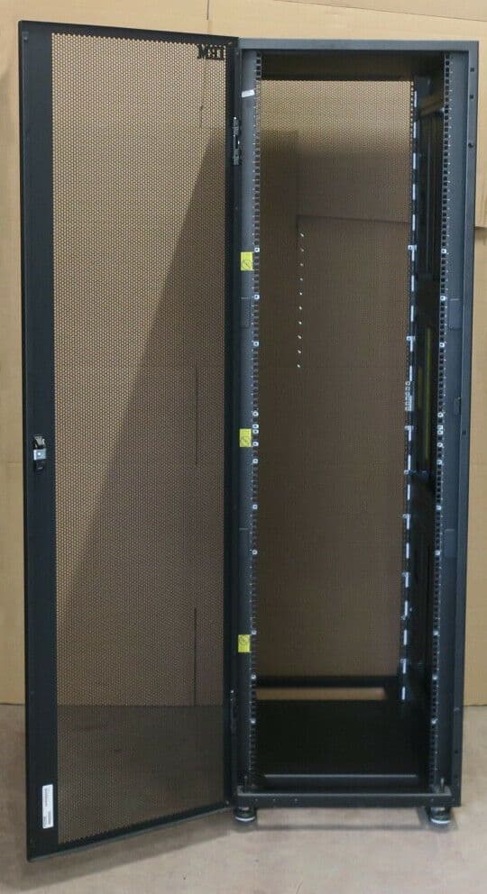 IBM Intelligent Cluster 42U 1100mm Enterprise V2 Dynamic Rack Cabinet ...